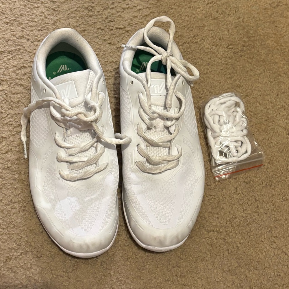 Varsity Juniors White Sneakers Size 8